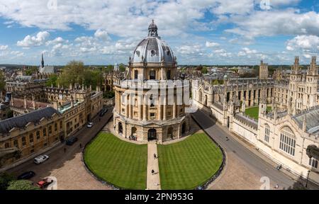 Radcliffe Camera, Oxford gesehen von der Universitätskirche Stockfoto