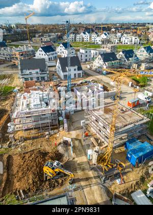 Neues Entwicklungsviertel, rund 140 Einzel- und Halbfreihäuser im Süden von Duisburg gebaut, verschiedene Bauherren, Muscheln, Bauwerke Stockfoto