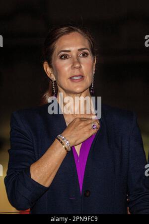 Crown Princess Mary of Denmark trifft am 17. April 2023 im Palazzo Medelan in Mailand ein, um ein offizielles Networking-Dinner mit wichtigen Partnern und Vertretern aus Dänemark und Italien zu veranstalten, das von Creative Denmark ausgerichtet wird. Anlässlich der Milan Design Week 2023 Photo: Albert Nieboer/Netherlands OUT/Point de Vue OUT Stockfoto