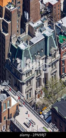 Das polnische Generalkonsulat besetzt das 1905 erbaute Joseph Raphael De Lamar Haus in Midtown Manhattan. Stockfoto