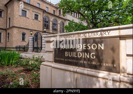 Hoston, Texas - 8. April 2023: Außenansicht des Julia Ideson Building in Houston. Stockfoto