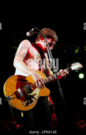 Tim Rogers von Ihnen bin ich live beim Big Day Out Musikfestival. Sydney Showground, Homebush, Sydney, Australien. 25.01.07. Stockfoto