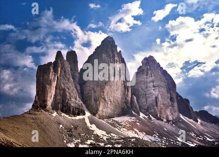 Die Nordwände des Tre Cime di Lavaredo. Stockfoto