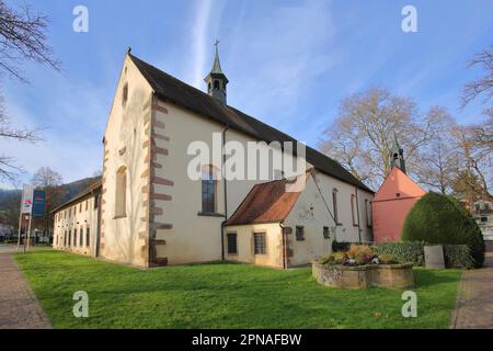 Das barocke ehemalige Kloster Kapuzinerkloster wurde 1630 erbaut und ist heute das Touristeninformationszentrum mit Loreto-Kapelle, Klosterkomplex, Haslach, Kinzigtal Stockfoto