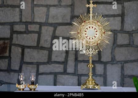 Bai-Dau-Kirche. Das Heilige Sakrament. Eucharistische Bewunderung. Vung Tau. Vietnam. Stockfoto