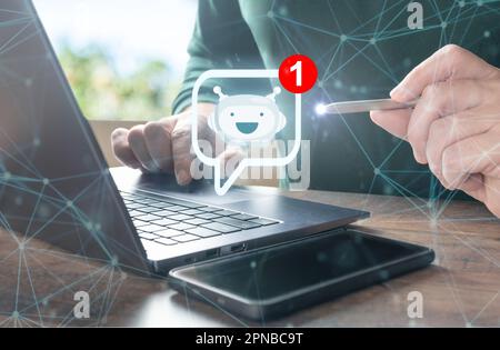 Geschäftsmann, der mit intelligenter KI oder künstlicher Intelligenz über Chatbot chattet. Chat bot Conversation Ai Technologie für künstliche Intelligenz. Zukunftsorientierung Stockfoto