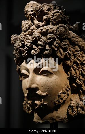 Museum Für Asiatische Zivilisationen. Kopf einer Bodhisattva. Grandhara; 4. Jahrhundert. Terrakotta. Singapur. Stockfoto