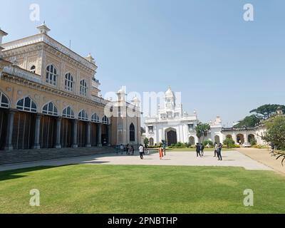 Chowmahalla Palace in Hyderabad, Indien, zeigt ein beeindruckendes Beispiel königlicher Architektur mit einer Mischung aus europäischer, Mogul- und indoislamischer St. Stockfoto