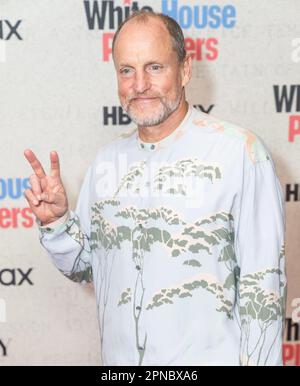 New York, USA. 17. April 2023. Woody Harrelson nimmt am 17. April 2023 an der Premiere der HBO TV-Serie „White House Plumbers“ auf der 92Y in New York Teil. (Foto: Lev Radin/Sipa USA) Guthaben: SIPA USA/Alamy Live News Stockfoto