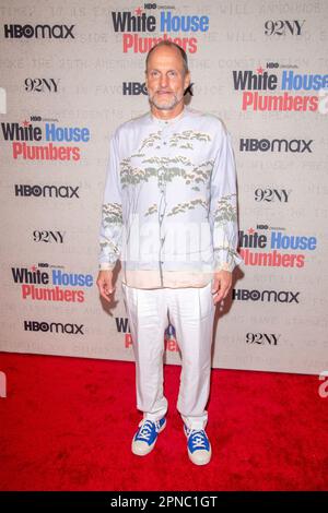 NEW YORK, NEW YORK - 17. APRIL: Woody Harrelson nimmt am 92. 17. April 2023 in New York City an der New York Premiere „White House Plumbers“ von HBO Teil. Stockfoto