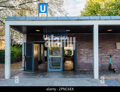 Die U-Bahn-Station Hansaplatz wurde 1961 eröffnet und bedient die Linie U9, Hansaviertel, Mitte-Berlin Stockfoto