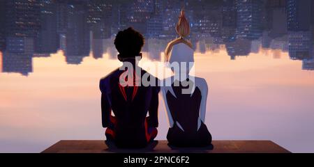 Spider-man über die Spider-Verse Miles Morales & Gwen Stacy Stockfoto