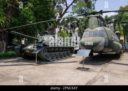 Amerikanische Militärausrüstung am Anblick des Vietnamkriegs, Museum in Ho-Chi-Minh-Stadt. Stockfoto