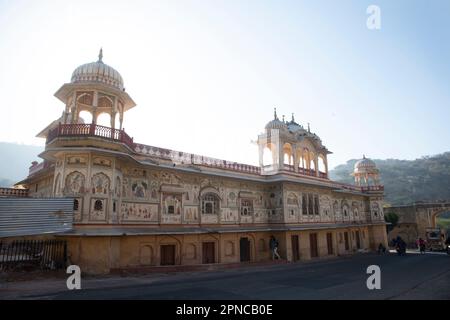 Außenfassaden des Sisodia Rani Palastes und Gartens, es wurde von Maharaja Sawai Jai Singh II. Im Jahr 1710 A.D, Jaipur, Rajasthan, Indien, erbaut Stockfoto