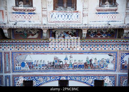 Kamal Morarka Haveli Museum in Shekhawati mit gemalten Wandmalereien in Nawalgarh, Rajasthan, Indien Stockfoto