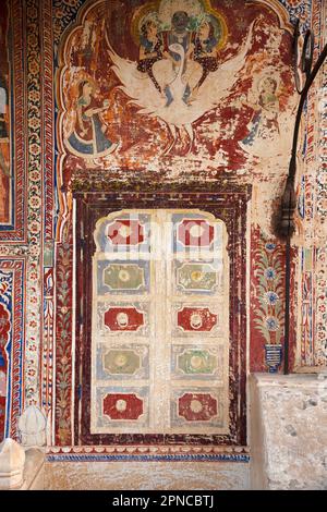 Kamal Morarka Haveli Museum in Shekhawati mit gemalten Wandmalereien in Nawalgarh, Rajasthan, Indien Stockfoto