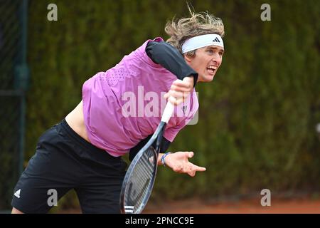 München, Deutschland. 18. April 2023. Alexander ZVEREV (GER) während des Trainings, Action, Einzelbild, zugeschnittenes Einzelmotiv, Halbfigur, Halbfigur, Tennis BMW am 18. April 2023 in München geöffnet 2023 Uhr Gutschein: dpa/Alamy Live News Stockfoto