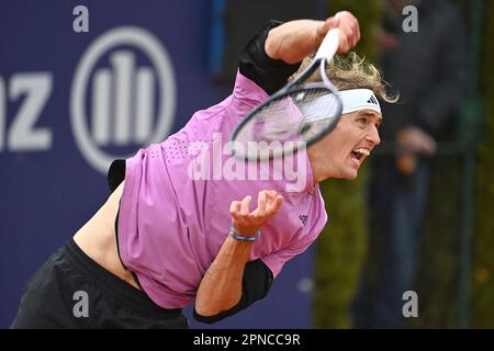 München, Deutschland. 18. April 2023. Alexander ZVEREV (GER) während des Trainings, Action, Einzelbild, zugeschnittenes Einzelmotiv, Halbfigur, Halbfigur, Tennis BMW am 18. April 2023 in München geöffnet 2023 Uhr Gutschein: dpa/Alamy Live News Stockfoto