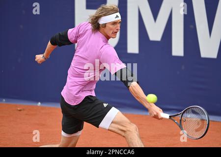 München, Deutschland. 18. April 2023. Alexander ZVEREV (GER) während des Trainings, Action, Einzelbild, zugeschnittenes Einzelmotiv, Halbfigur, Halbfigur, Tennis BMW am 18. April 2023 in München geöffnet 2023 Uhr Gutschein: dpa/Alamy Live News Stockfoto