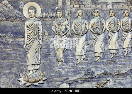 Tinh Xa Ngoc Chau Pagode. Das Leben Buddhas, Siddhartha Gautamas mit Mönchen. Chau Doc. Vietnam. Stockfoto