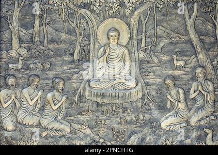 Tinh Xa Ngoc Chau Pagode. Das Leben Buddhas, Siddhartha Gautama. Der Buddha predigte seine erste Predigt vor den fünf Mönchen im Wildpark in Varanasi. Ch Stockfoto