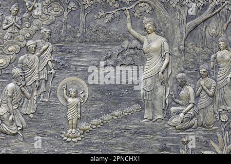 Tinh Xa Ngoc Chau Pagode. Das Leben Buddhas, Siddhartha Gautama. Die Geburt des Säuglings Siddhartha als Prinz, der nach Norden zeigte, ging sieben Schritte Stockfoto