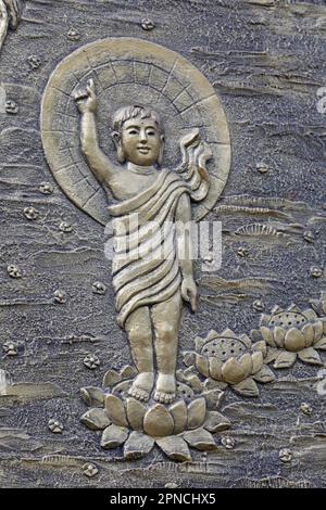 Tinh Xa Ngoc Chau Pagode. Das Leben Buddhas, Siddhartha Gautama. Die Geburt des Säuglings Siddhartha als Prinz, der nach Norden zeigte, ging sieben Schritte Stockfoto