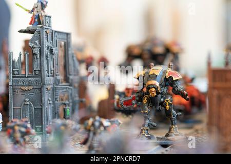 Set von spielenden Action-Figuren, Warhammer 40.000 Miniatur-Figur Stockfoto