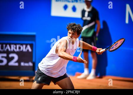 Barcelona, Spanien. 18. April 2023. Casper Ruud (Norwegen) und Ben Shelton (USA) treten am 4. Tag des ATP 500 Barcelona Open Banc Sabadell im Real Club de Tenis de Barcelona am 18. April 2023 in Barcelona, Spanien, gegeneinander an. (Foto/Felipe Mondino) Kredit: Live Media Publishing Group/Alamy Live News Stockfoto