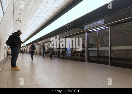 Elizabeth Line Platformon The London Underground System, Liverpool Street Railway Station, London, Großbritannien Stockfoto