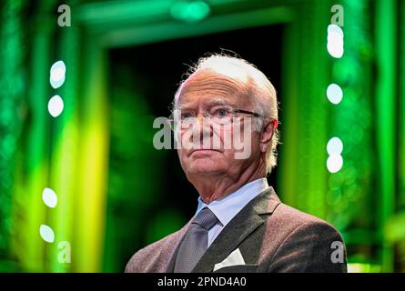 Stockholm, Schweden. 18. April 2023. Schwedischer König Carl XVI Gustaf auf einer Konferenz, die vom schwedischen Forstindustrieverband am 18. April 2023 in Stockholm, Schweden, ausgerichtet wurde. Foto: Anders Wiklund/TT/Code 10040 Kredit: TT News Agency/Alamy Live News Stockfoto