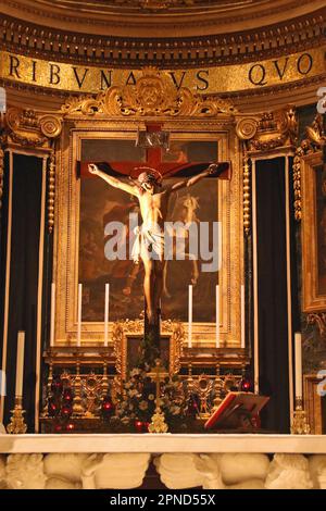 St. Georges Basilika oder die Basilika und die Kollegiatskirche des Heiligen Georg, auch einfach bekannt als San Ġorġ auf Maltesisch, ist eine historische barocke Kirche mitten in Gozo in der Hauptstadt Victoria, der zweitgrößten Insel der maltesischen Inselgruppe, Und ist umgeben von einem Labyrinth aus alten engen Gassen und Gassen. Die heutige Basilika wurde zwischen 1672 und 1678 erbaut. Stockfoto