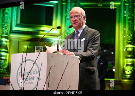 Stockholm, Schweden. 18. April 2023. Schwedischer König Carl XVI Gustaf auf einer Konferenz, die vom schwedischen Forstindustrieverband am 18. April 2023 in Stockholm, Schweden, ausgerichtet wurde. Foto: Anders Wiklund/TT/Code 10040 Kredit: TT News Agency/Alamy Live News Stockfoto