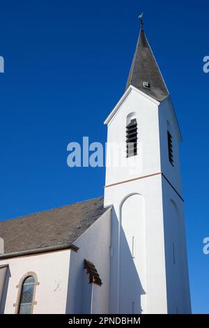 Europa, Luxemburg, Diekirch District, Heiderscheid, Kirche Saint-Pierre-aux-Liens (Elglise Saint-Pierre-aux-Liens) Stockfoto