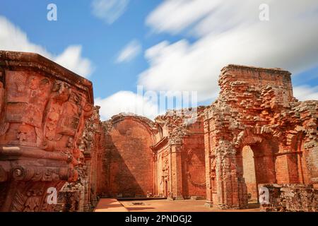Die Ruinen der Jesuitenmissionen von La Santísima Trinidad de Paraná, Itapúa, Paraguay. Stockfoto
