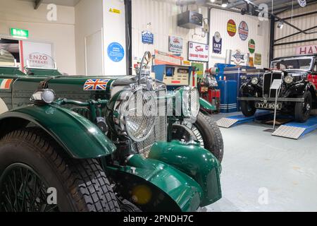 Sparkford.Somerset.United Kingdom.März 26. 2023.Im Haynes Motor Museum in Somerset wird Ein 1930er MG K-Sportwagen aus Mille Miglia ausgestellt Stockfoto