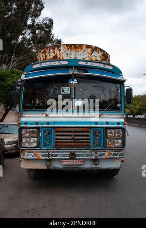 Damaskus, Syrien - Mai 2023: Alter Bus in Damaskus, Syrien Stockfoto