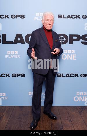 Pressemitteilung für BLACK OPS, neue Comedy-Serie auf BBC One und BBC iPlayer, produziert von BBC Studios Comedy. Alan Ford beim Start. Stockfoto