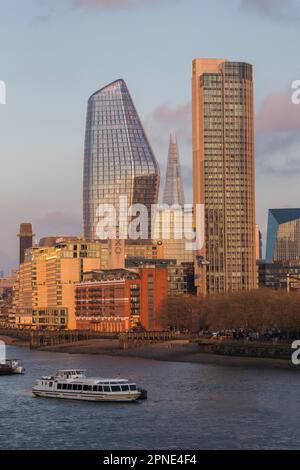 Wolkenkratzer aus London, The Shard, Black Friars One und die Themse Stockfoto