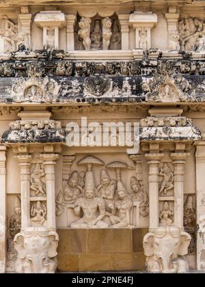 Antike Skulptur im berühmten Kailasanathar-Tempel in Kanchipuram Stockfoto