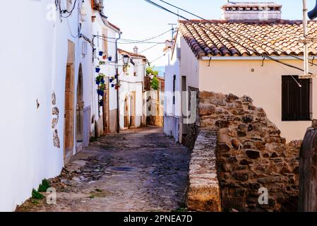 Albuquerque, mittelalterliche Viertelstraße. Mittelalterliches Viertel 'Villa Adentro'. Villa Adentro oder Barrio de la Teta Negra. Alburquerque, Badajoz, Extremadu Stockfoto