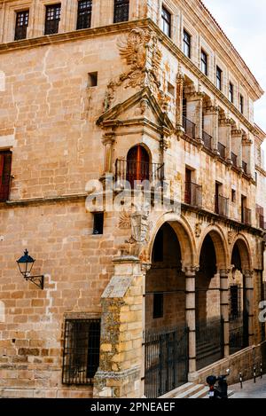 Palast von Carvajal Vargas oder der Herzöge von San Carlos. Trujillo, Cáceres, Extremadura, Spanien, Europa Stockfoto