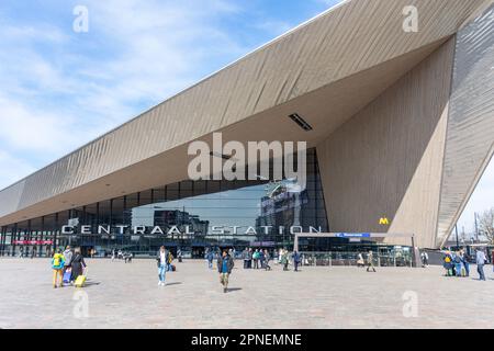 Rotterdam Centraal Station, Stationsplein, Rotterdam Centrum, Rotterdam, Provinz Südholland, Königreich der Niederlande Stockfoto