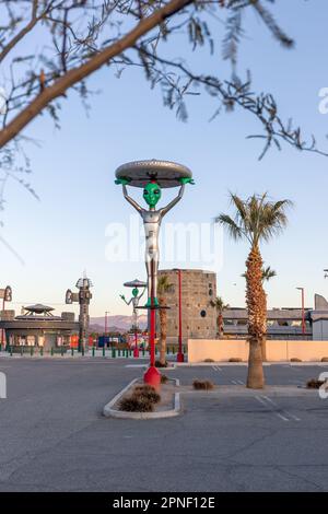 Baker CA - USA: Feb 18 2023: Alien Fresh Jerky Roadside Stop Family Attraction Stockfoto