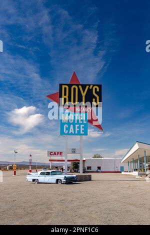 Amboy CA USA 18 2023. Februar: Roy's Motel and Cafe Roadside Attraction an der Route 66 Stockfoto