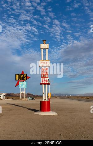 Amboy CA USA 18 2023. Februar: Roy's Motel and Cafe Roadside Attraction an der Route 66 Stockfoto