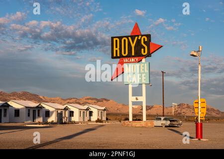 Amboy CA USA 18 2023. Februar: Roy's Motel and Cafe Roadside Attraction an der Route 66 Stockfoto