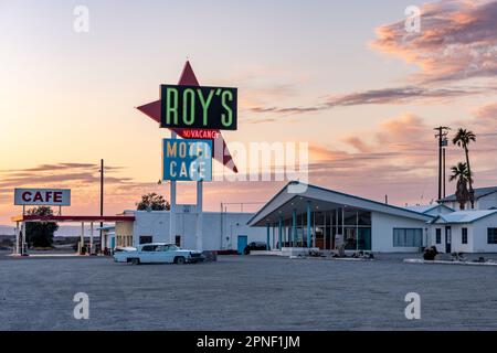 Amboy CA USA 18 2023. Februar: Roy's Motel and Cafe Roadside Attraction an der Route 66 Stockfoto