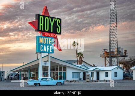 Amboy CA USA 18 2023. Februar: Roy's Motel and Cafe Roadside Attraction an der Route 66 Stockfoto