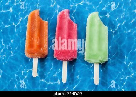 Leckere Und Erfrischende Eiscreme-Eiscreme-Eissorten Mit Verschiedenen Geschmacksrichtungen. Stockfoto